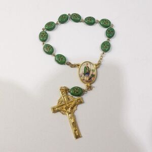 Irish shamrock St. Patrick rosary bracelet green glass beads, crucifix